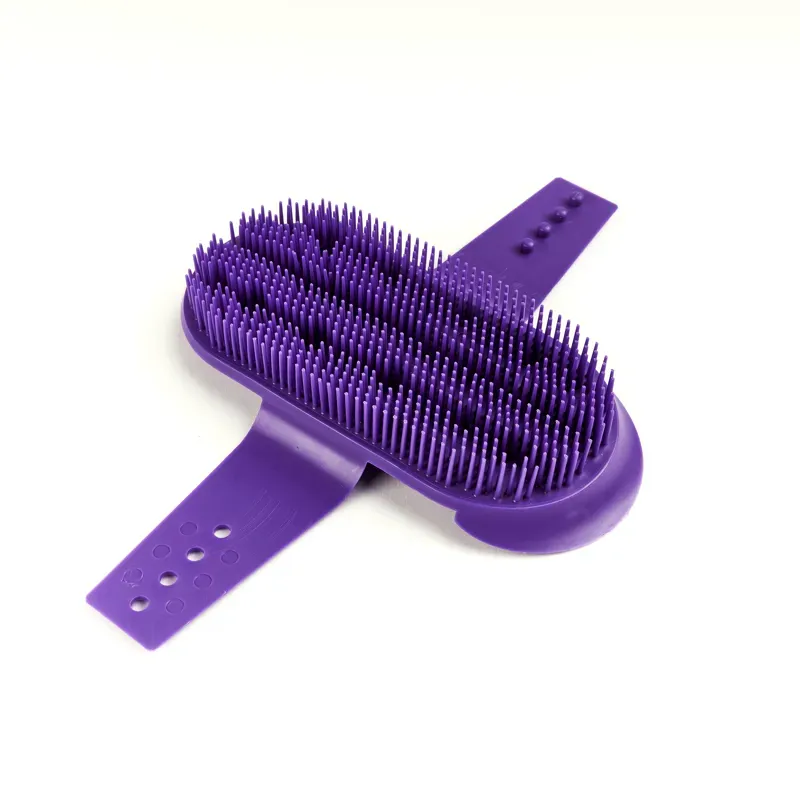 Shires Plastic One Size Curry Comb in Purple
