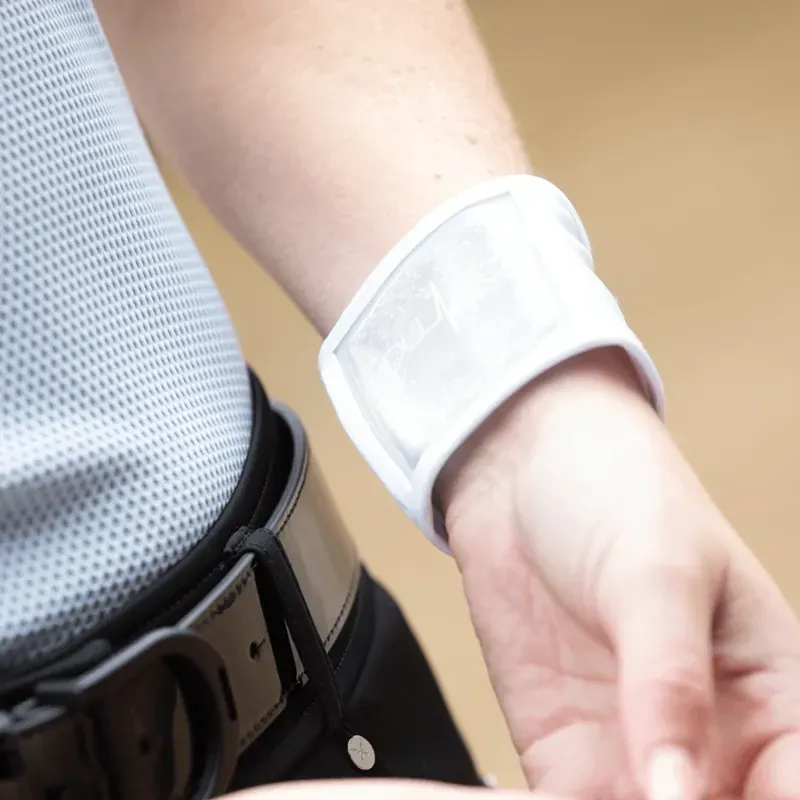 Equetech Pair Pulse Wrist Icebands in White-1
