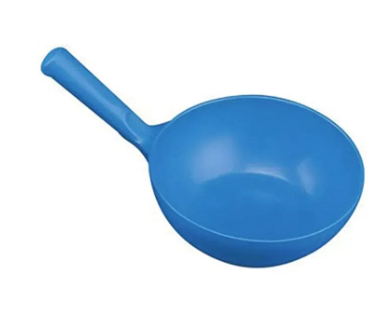 Harold Moore Plastic Round Feed Scoop in Blue