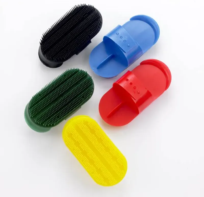 Lincoln Horse Care Accessories Plastic Curry Comb in Blue