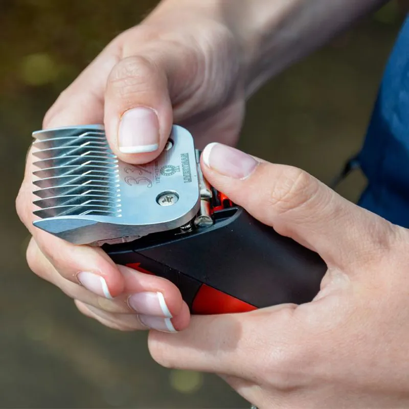 Liveryman Clipper Harmony Plus Rechargeable with Wide Fine Blade-4