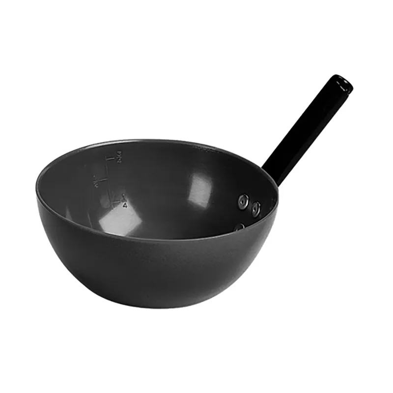Stubbs Plastic Feed Scoop In Black